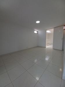 Apartaestudio En Arriendo En Cali En Bretana A114824, 58 mt2, 2 habitaciones