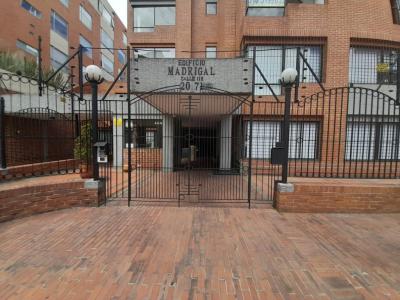 Apartamento En Arriendo En Bogota En Santa Barbara A67657, 179 mt2, 3 habitaciones