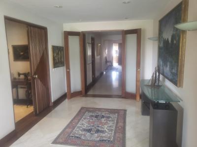 Apartamento En Arriendo En Bogota En La Cabrera A100202, 316 mt2, 3 habitaciones