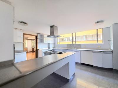 Apartamento En Arriendo En Bogota En El Nogal A127653, 261 mt2, 4 habitaciones