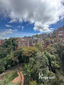 Apartamento En Arriendo En Bogota En Los Rosales A133610, 170 mt2, 3 habitaciones