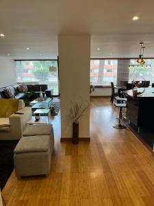 Apartamento En Arriendo En Bogota En Multicentro Usaquen A158730, 168 mt2, 3 habitaciones