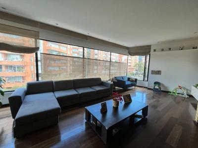 Apartamento En Arriendo En Bogota En Los Rosales A159954, 218 mt2, 3 habitaciones