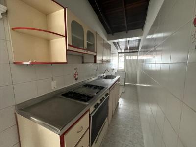 SE ARRIENDA APARTAMENTO AMPLIO EN PROVENZA , 120 mt2, 3 habitaciones