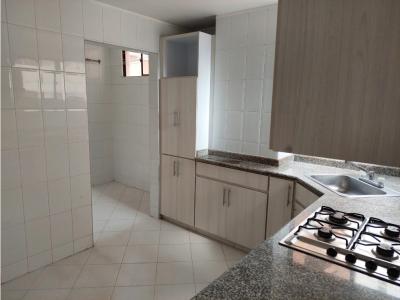 SE ARRIENDA  APARTAMENTO EN CABECERA , 130 mt2, 3 habitaciones