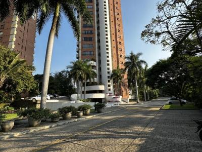 Apartamento En Arriendo En Cali En Ciudad Jardin A57406, 220 mt2, 3 habitaciones