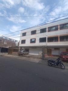 Apartamento En Arriendo En Cali En La Independencia A63590, 68 mt2, 3 habitaciones