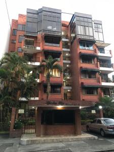 Apartamento En Arriendo En Cali En Ciudad Jardin A65466, 186 mt2, 3 habitaciones