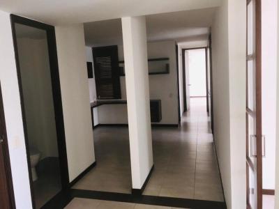 Apartamento En Arriendo En Cali En Urbanizacion La Flora A20583, 157 mt2, 4 habitaciones