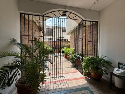 Apartamento En Arriendo En Cali En El Penon A128842, 120 mt2, 3 habitaciones