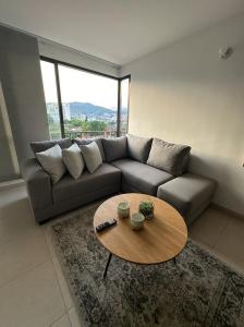 Apartamento En Arriendo En Cali En Santa Anita A133730, 90 mt2, 3 habitaciones