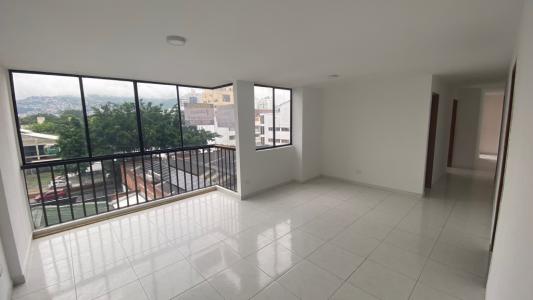 Apartamento En Arriendo En Cali En Los Cambulos A140420, 120 mt2, 3 habitaciones