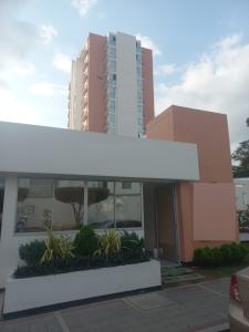 Apartamento En Arriendo En Cucuta En Prados Del Este A130663, 84 mt2, 3 habitaciones