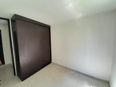 Apartamento En Arriendo En Madrid A132282, 70 mt2, 3 habitaciones