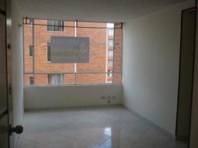 Apartamento En Arriendo En Madrid A141219, 57 mt2, 3 habitaciones