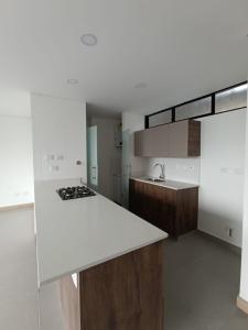 Apartamento En Arriendo En Medellin En El Poblado A99192, 99 mt2, 2 habitaciones