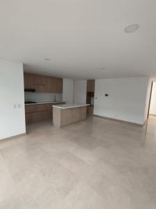 Apartamento En Arriendo En Medellin En Laureles A119069, 101 mt2, 3 habitaciones