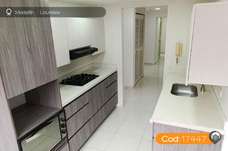 Apartamento En Arriendo En Medellin En Laureles A134390, 110 mt2, 3 habitaciones