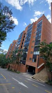 Apartamento En Arriendo En Medellin En El Poblado A156352, 140 mt2, 3 habitaciones