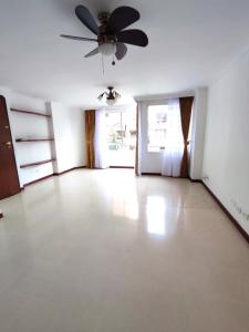 Apartamento En Arriendo En Medellin En Laureles A161129, 90 mt2, 3 habitaciones