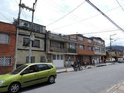 Bodega En Arriendo En Bogota A30184, 140 mt2, 8 habitaciones