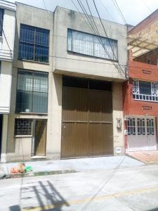 Bodega En Arriendo En Bogota En Villas Del Dorado A144600, 120 mt2