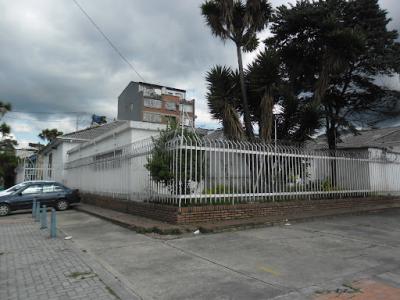Arriendo De Casas En Bogota, 2000 mt2, 1 habitaciones