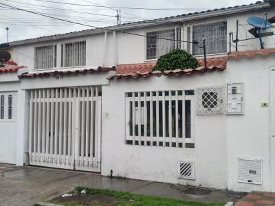 Casa En Arriendo En Bogota A79963, 120 mt2, 5 habitaciones