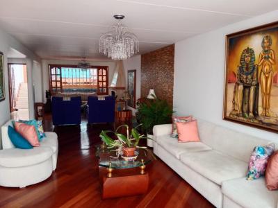 Casa En Arriendo En Bogota En Santa Paula Usaquen A48898, 270 mt2, 4 habitaciones