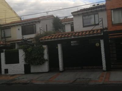 Casa En Arriendo En Bogota En Santa Paula Usaquen A31279, 285 mt2, 3 habitaciones