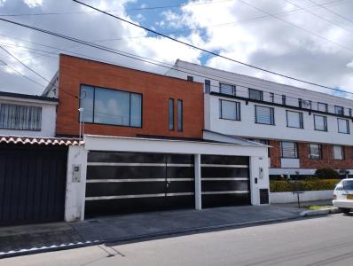 Casa En Arriendo En Bogota En Las Villas A114291, 350 mt2, 3 habitaciones