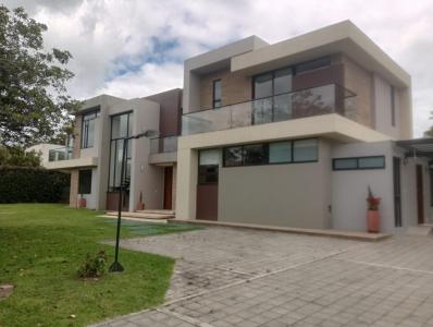 Casa En Arriendo En Bogota A138732, 379 mt2, 5 habitaciones