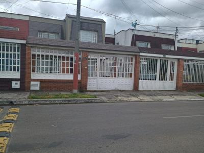 Casa En Arriendo En Bogota A141329, 150 mt2, 5 habitaciones