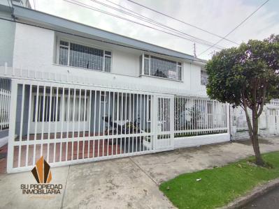 Casa En Arriendo En Bogota En Pasadena A155388, 300 mt2, 6 habitaciones