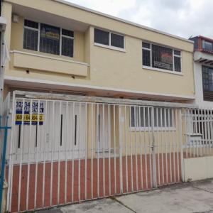 Casa En Arriendo En Bogota A157139, 330 mt2, 3 habitaciones