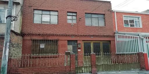 Arriendo De Casas En Bogota, 220 mt2, 8 habitaciones