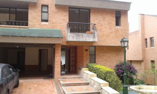 Arriendo De Casas En Bogota, 490 mt2, 5 habitaciones