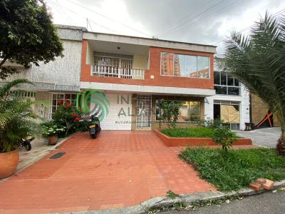 Casa En Arriendo En Bucaramanga En Cabecera Del Llano A96819, 300 mt2, 5 habitaciones