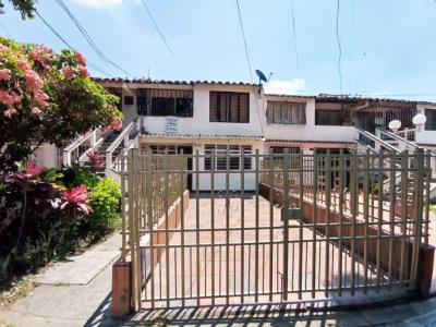 Casa En Arriendo En Cali En Napoles A46685, 55 mt2, 3 habitaciones