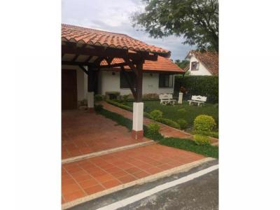 Casa En Arriendo En Cali En Pance A81789, 350 mt2, 5 habitaciones