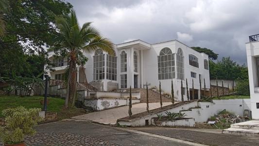 Casa En Arriendo En Cali En Parcelaciones Pance A65443, 847 mt2, 6 habitaciones