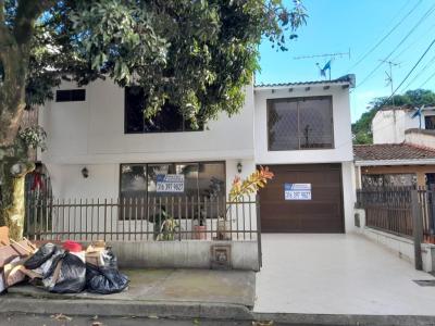 Casa En Arriendo En Cali A65599, 228 mt2, 4 habitaciones