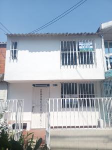 Casa En Arriendo En Cali En Villa Del Prado A86776, 80 mt2, 3 habitaciones