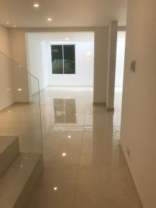 Casa En Arriendo En Cali En Ciudad Jardin A122606, 140 mt2, 4 habitaciones