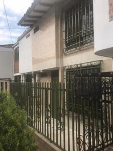 Casa En Arriendo En Cali En Villa De Veracruz A161641, 90 mt2, 3 habitaciones