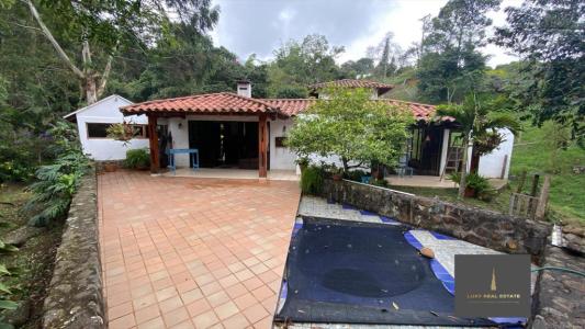 Casa Campestre En Arriendo En Cali En Dapa A46787, 250 mt2, 3 habitaciones