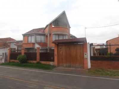 Casa En Arriendo En Chia En Chia A113649, 217 mt2, 4 habitaciones