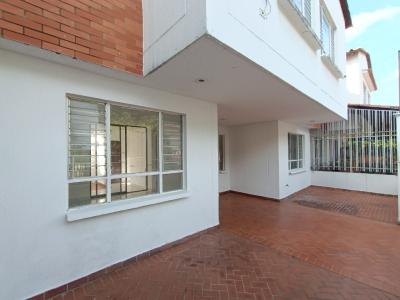 Casa En Arriendo En Cucuta En Av. Libertadores, Parques Residenciales Iii A151451, 180 mt2, 3 habitaciones