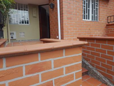 Casa En Arriendo En Envigado En Las Casitas A100983, 160 mt2, 4 habitaciones