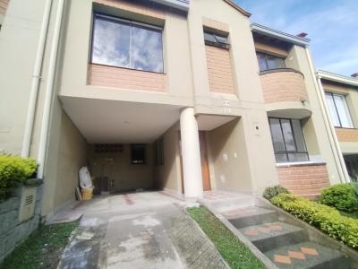 Casa En Arriendo En Envigado En El Dorado A122966, 200 mt2, 4 habitaciones